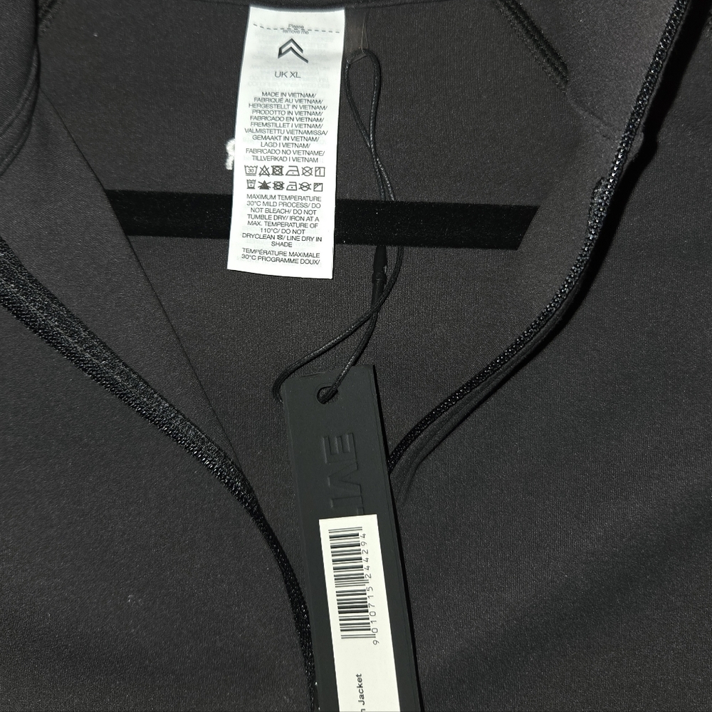🎉JUST ADDED🎉Oner Active Soft Motion Jacket - Picture 5 of 8